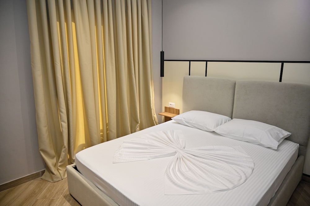 

Catania - Durrës - MondurO Hotel