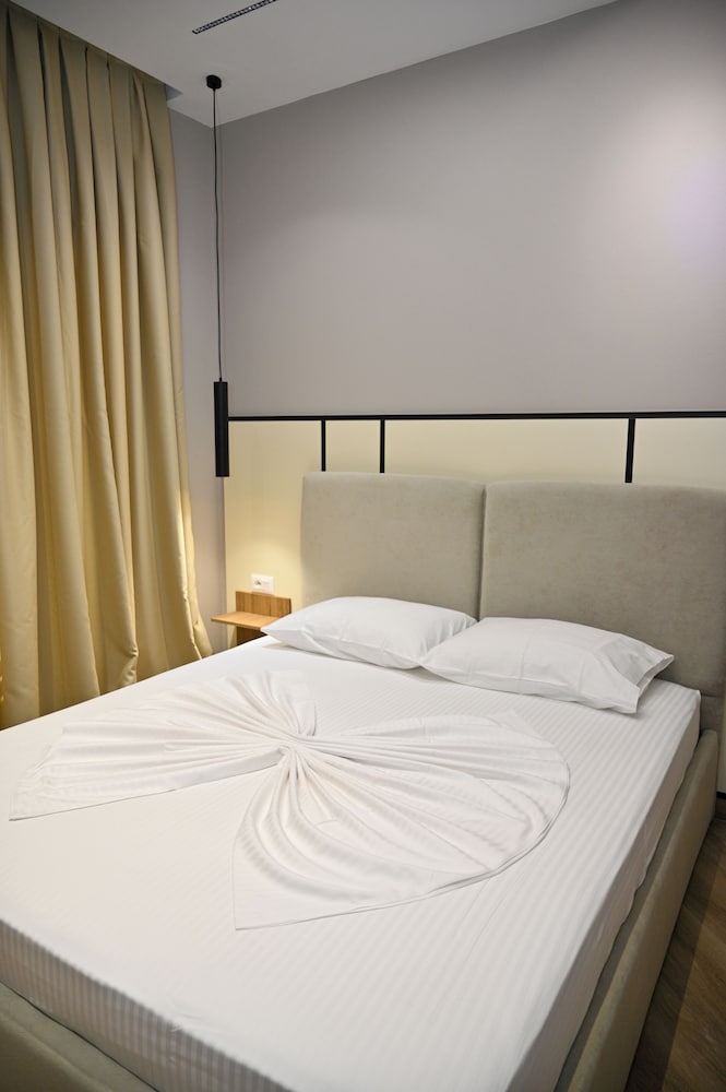 

Catania - Durrës - MondurO Hotel