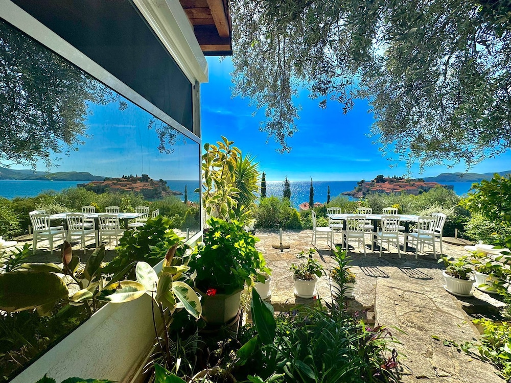 

Roma - Petrovac - Sun Rose Apartments Sveti Stefan