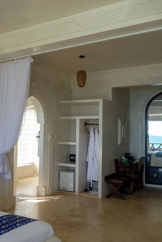 

Milano - Mangapwani - Royal Cliff Zanzibar