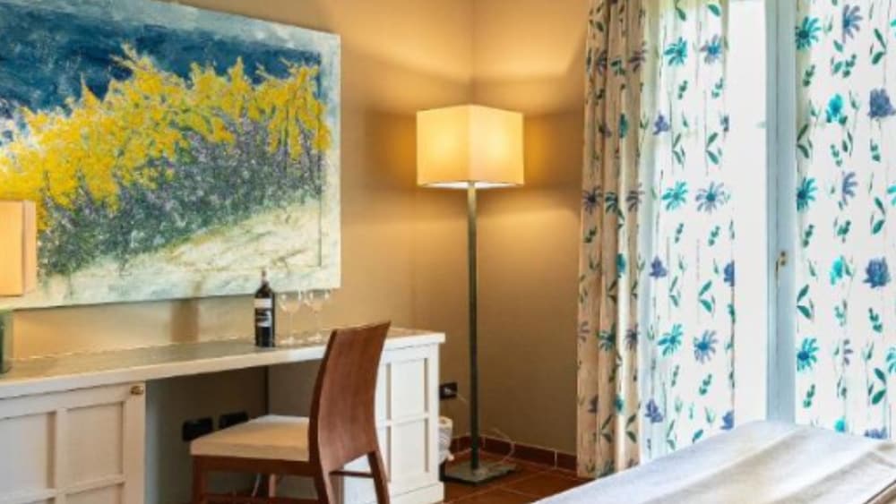 

Bari - San Gimignano - Cappuccina Country Resort