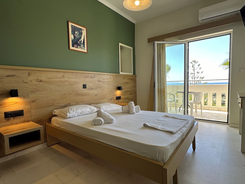 

Bari - Kissamos - Regina Hotel