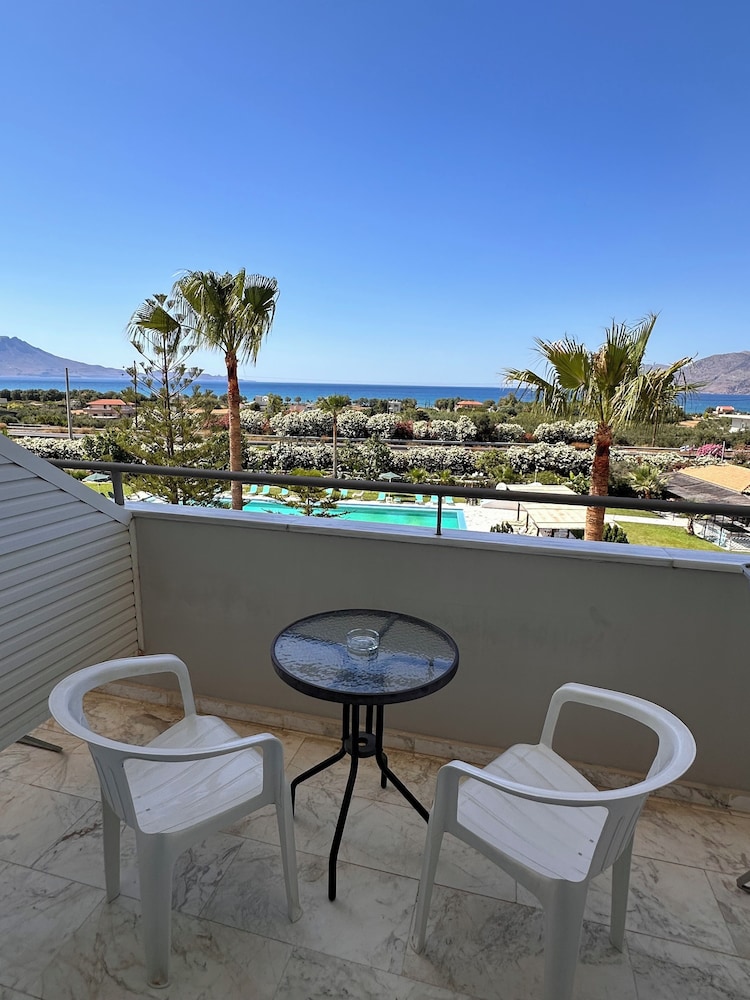 

Catania - Kissamos - Regina Hotel