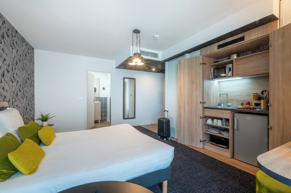

Napoli - Villefranche-sur-Mer - Nemea Appart Hotel Nice Arenas Aéroport