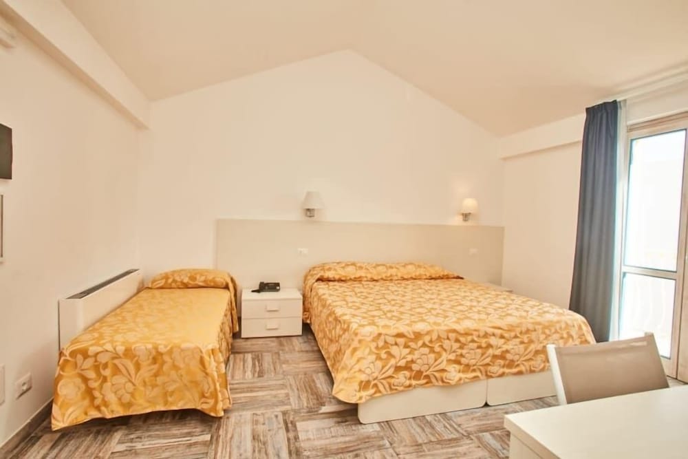 

Venezia - Sardegna Nord - Alghero, Stintino e Castelsardo, Mare Italia - Hotel Muita di Mari