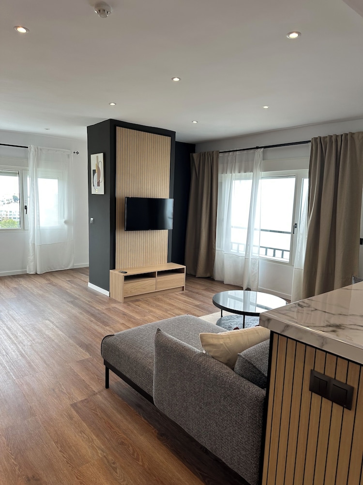 

Verona - Fuengirola - Aparthotel First Flatotel International