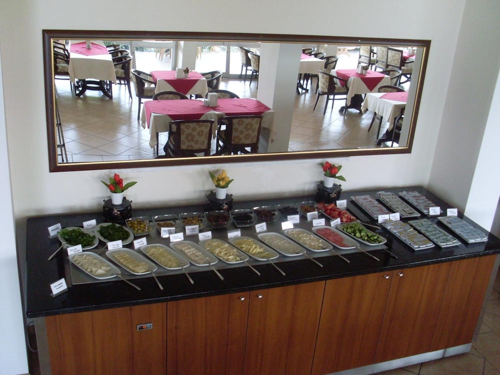 

Milano - Köyceğiz - Kaunos Hotel