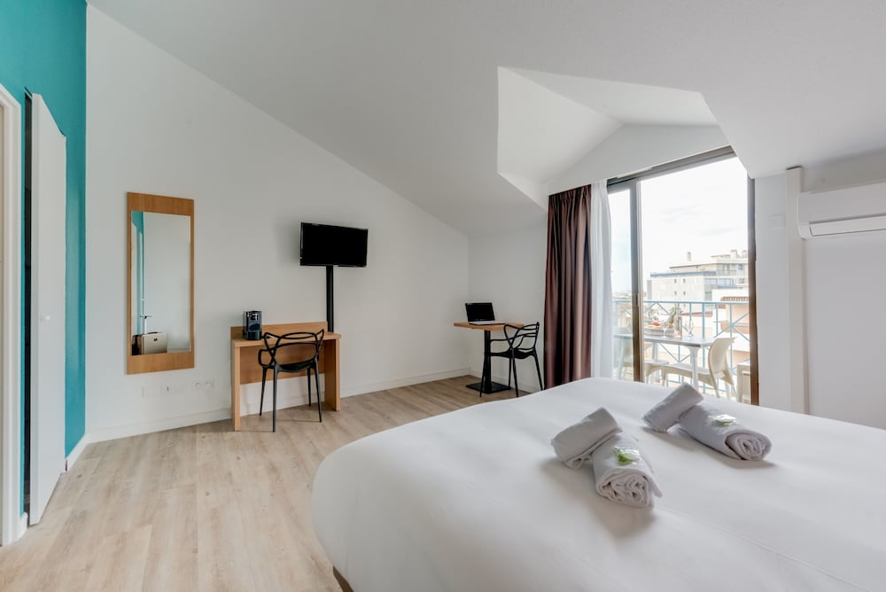 

Bari - Saint-Tropez - Residhotel Les Coralynes