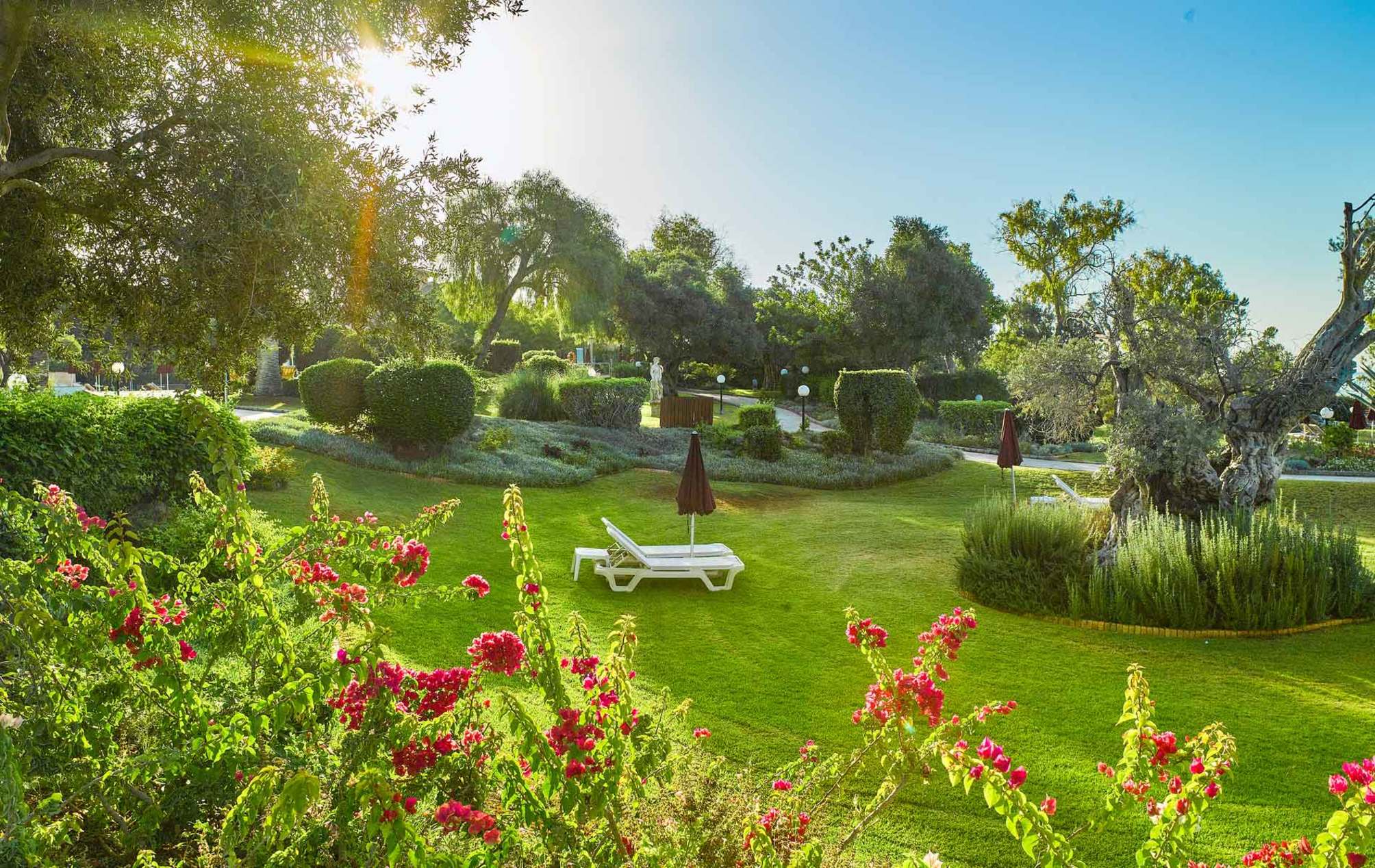 

Milano - Pyrgos - St Raphael Resort