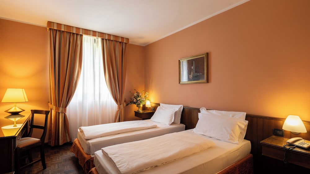 

Milano - Ferrara - Hotel Lucrezia Borgia