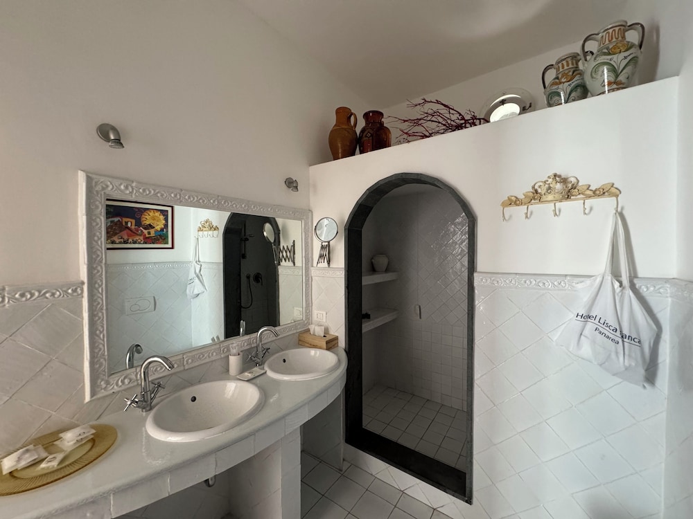 

Roma - Panarea, Isole Eolie - Hotel Lisca Bianca