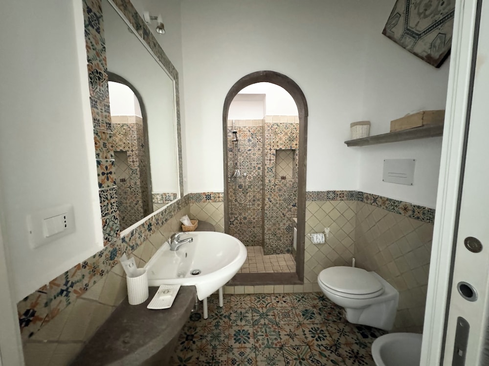 

Roma - Panarea, Isole Eolie - Hotel Lisca Bianca