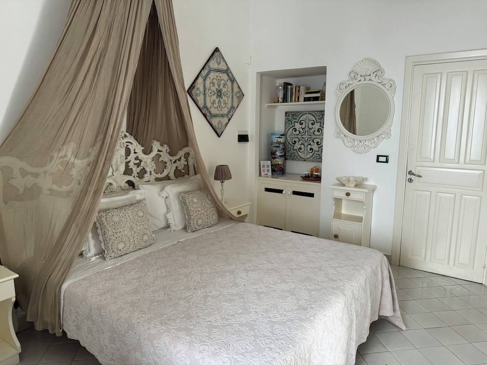 

Verona - Panarea, Isole Eolie - Hotel Lisca Bianca