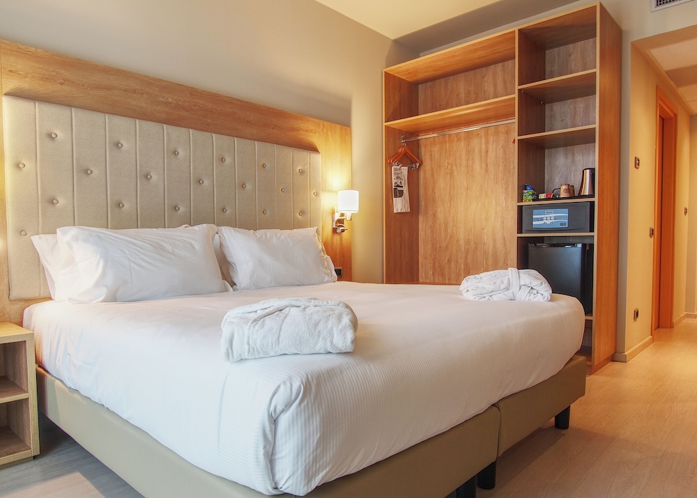 

Napoli - Malpensa - Tower Hotel Malpensa