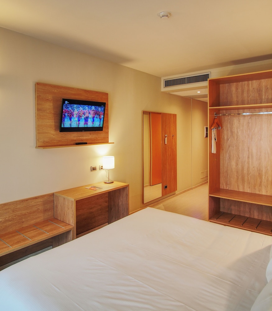 

Catania - Malpensa - Tower Hotel Malpensa