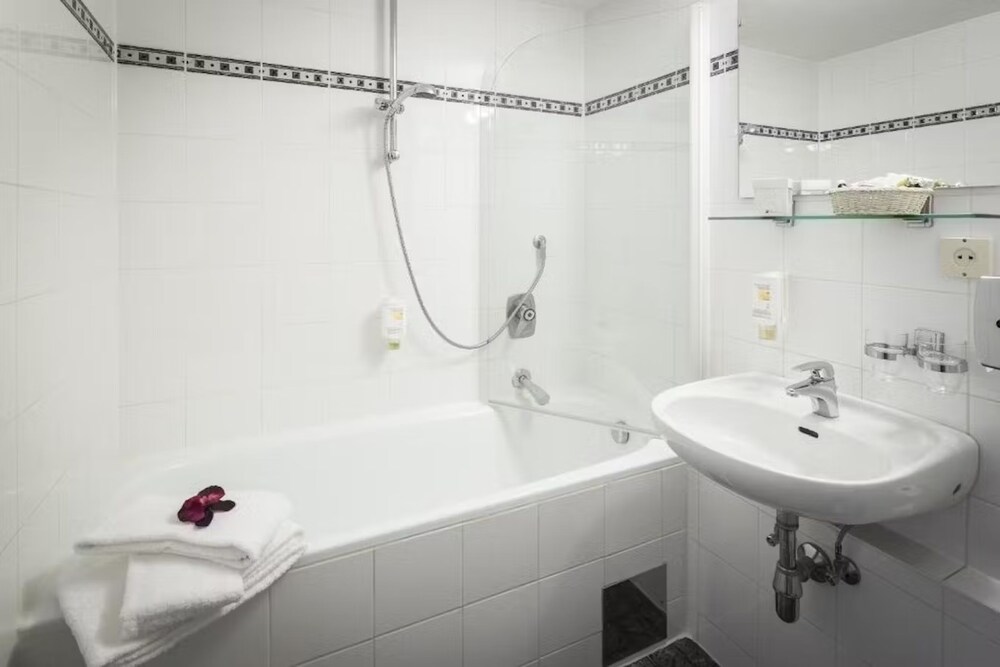 

Torino - Vienna, Aeroporto Internazionale di Vienna - Hotel Enziana Wien