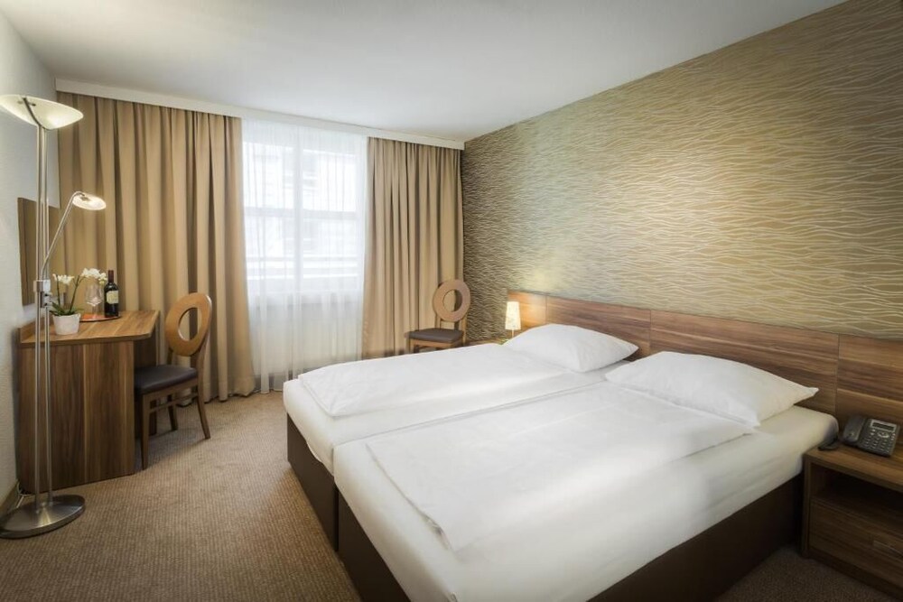 

Cagliari - Vienna, Aeroporto Internazionale di Vienna - Hotel Enziana Wien