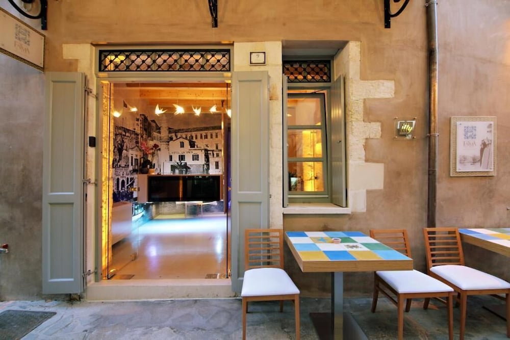 

Verona - Creta, Isole greche - Elia Fatma Boutique Hotel