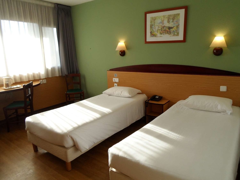 

Napoli - Montcada - Travelodge Barcelona del Vallès