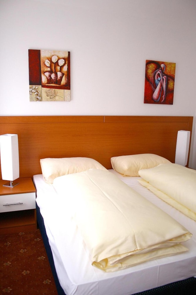 

Roma - Salisburgo - Evido Rooms