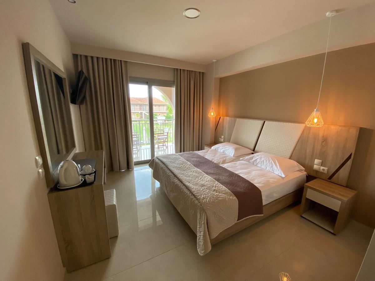 

Roma - Alikanas - Eleni's Garden & Castello Suites