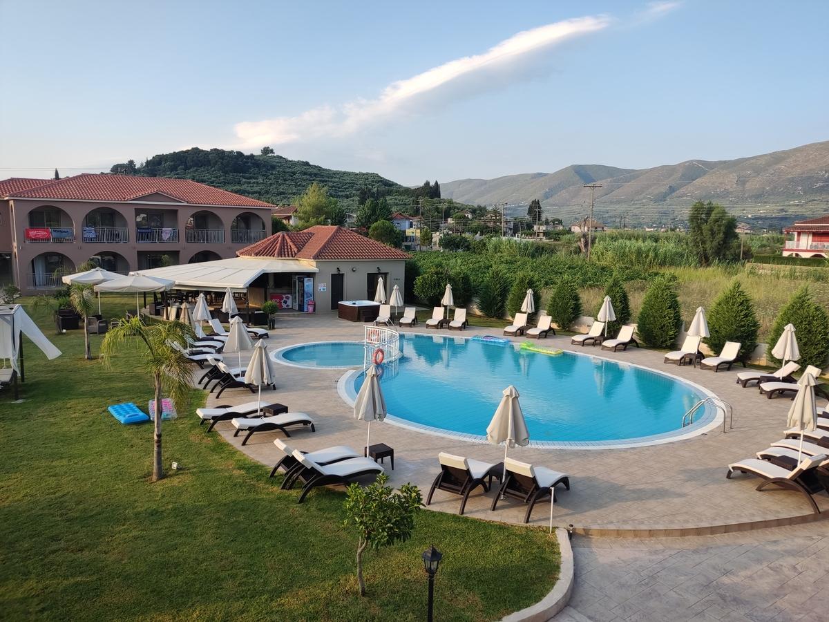 

Roma - Alykes - Eleni's Garden & Castello Suites