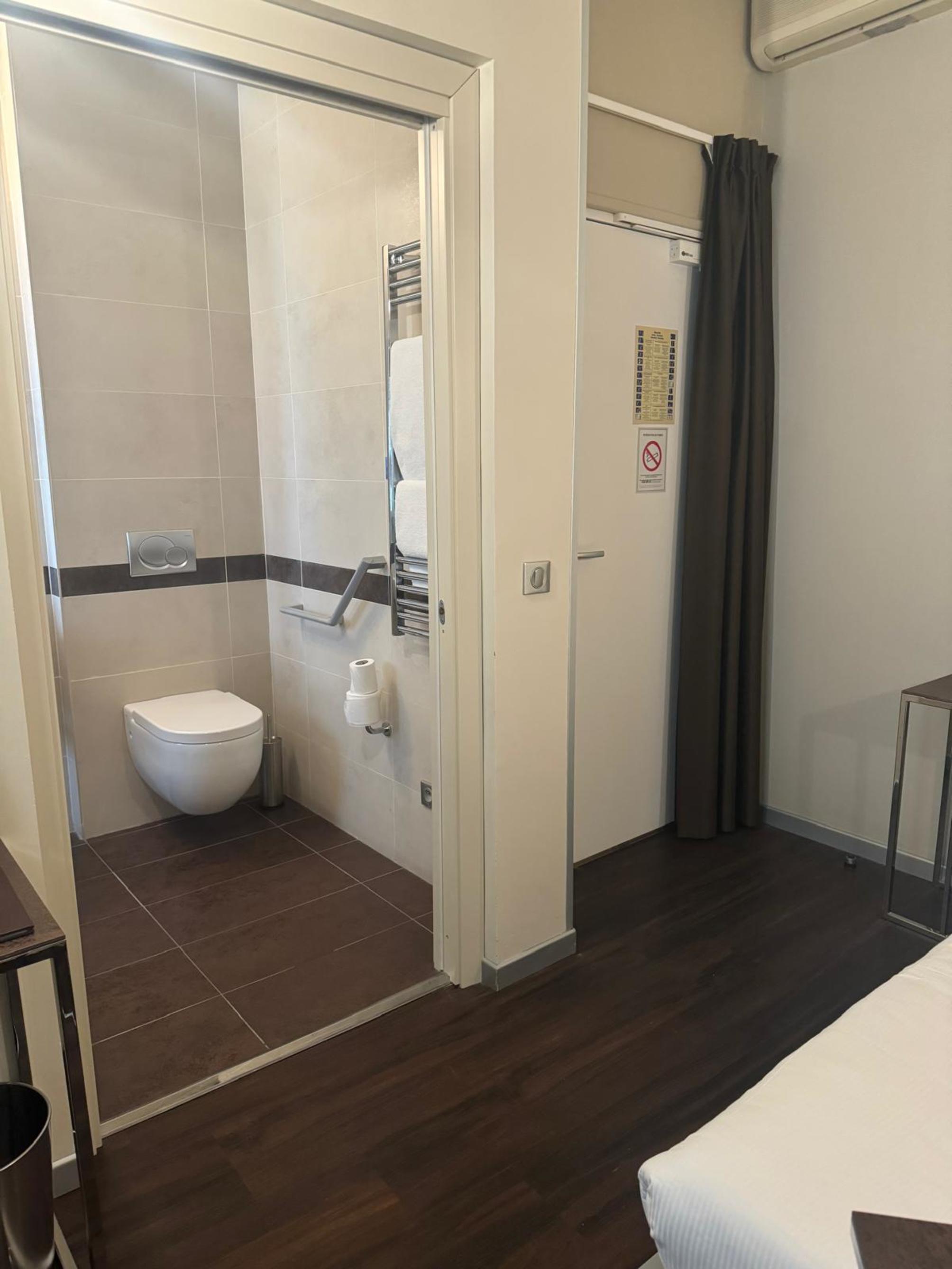 

Palermo - Courbevoie - Hotel Vivaldi