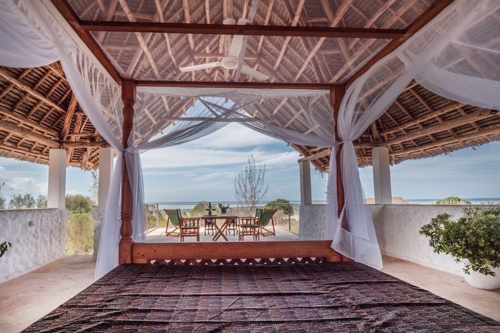 

Verona - Uroa - Amani Villas Nature Retreat