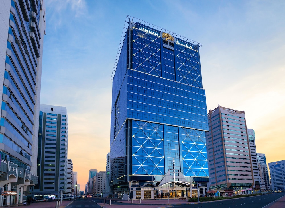 

Napoli - Abu Dhabi - Jannah Burj Al Sarab
