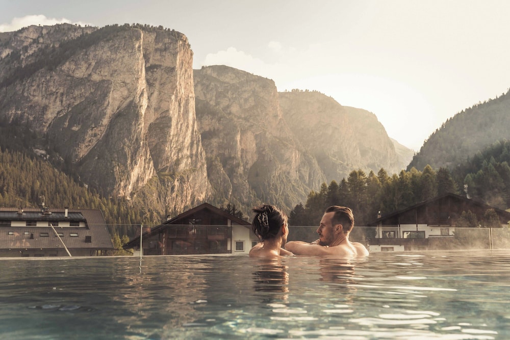 

Milano - Selva di Val Gardena - Hotel Continental Dolomites
