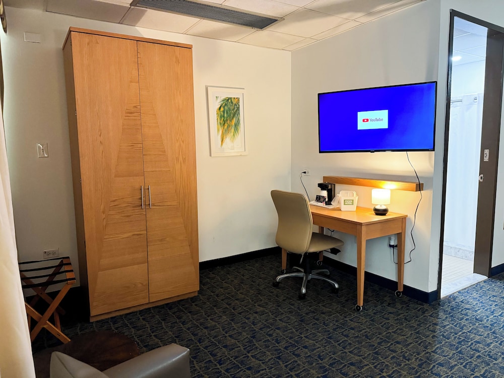 

Milano - San Juan - Ficus Hotel