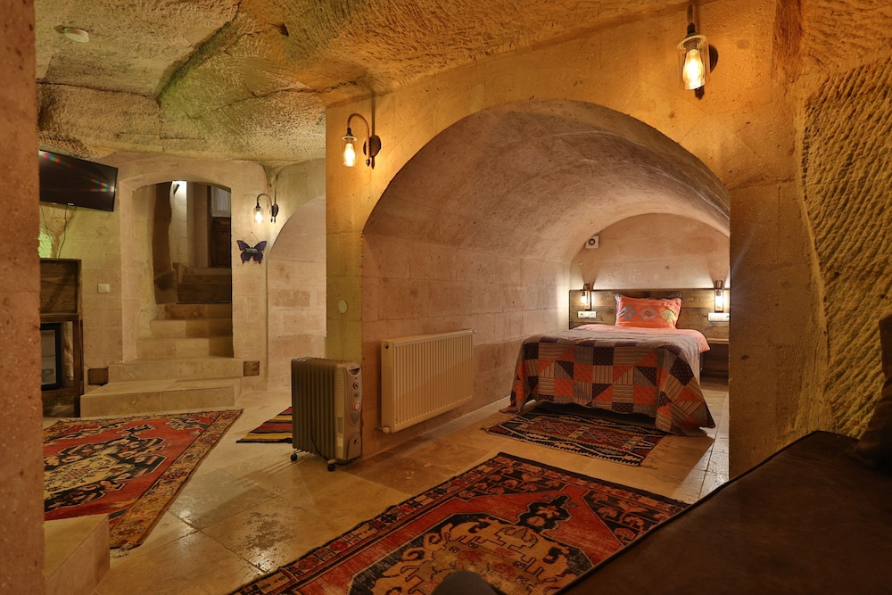 

Bologna - Ayvalı - Demisos Caves Hotel