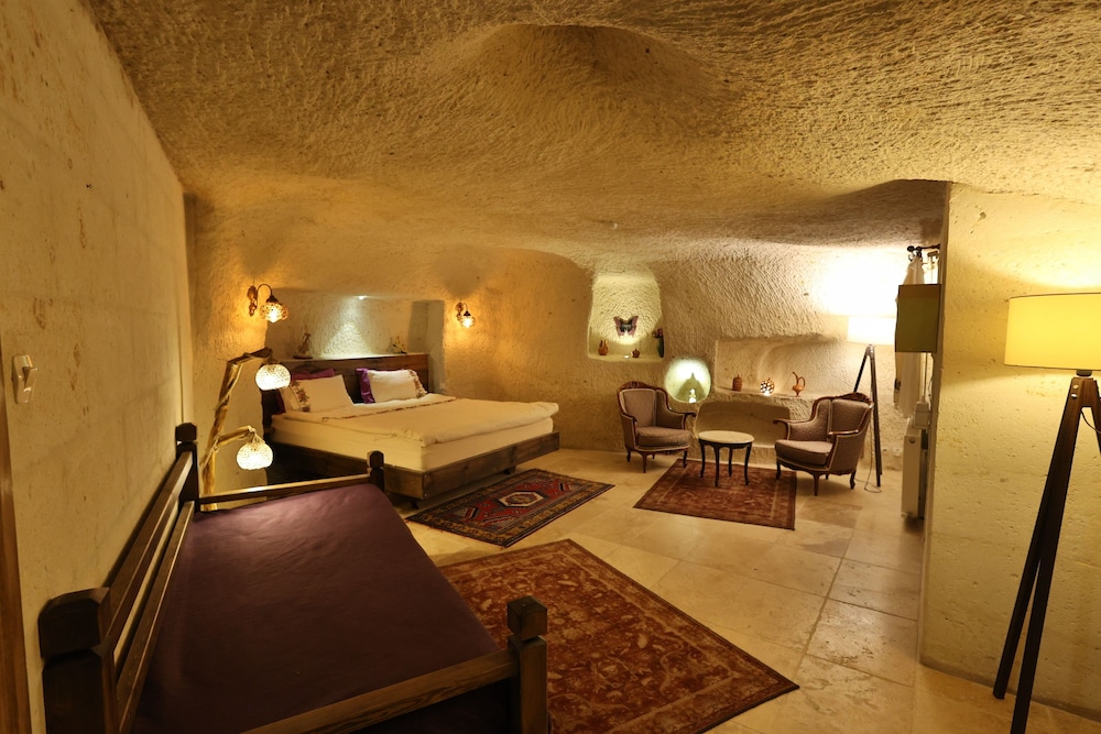 

Bologna - Ayvalı - Demisos Caves Hotel