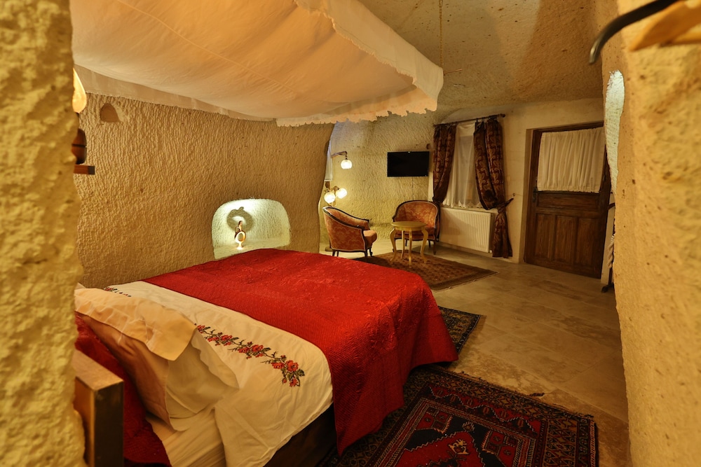 

Bologna - Ayvalı - Demisos Caves Hotel
