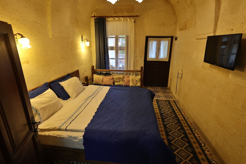 

Bologna - Ayvalı - Demisos Caves Hotel
