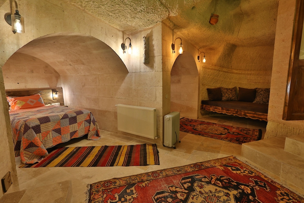 

Palermo - Ortahisar - Demisos Caves Hotel