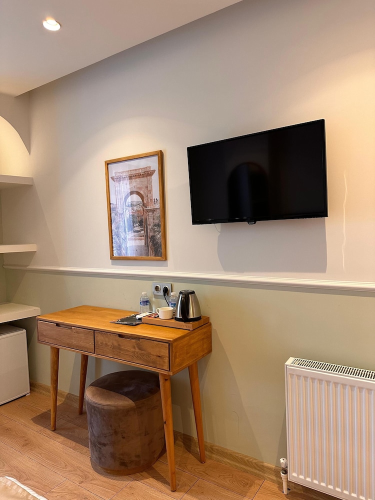 

Bologna - Istanbul, New Airport - Meshk Airport Hotel