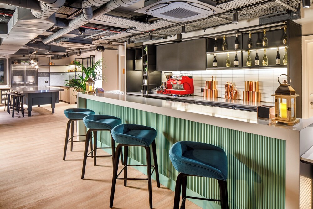 

Palermo - Enfield - Southgate Hotel London