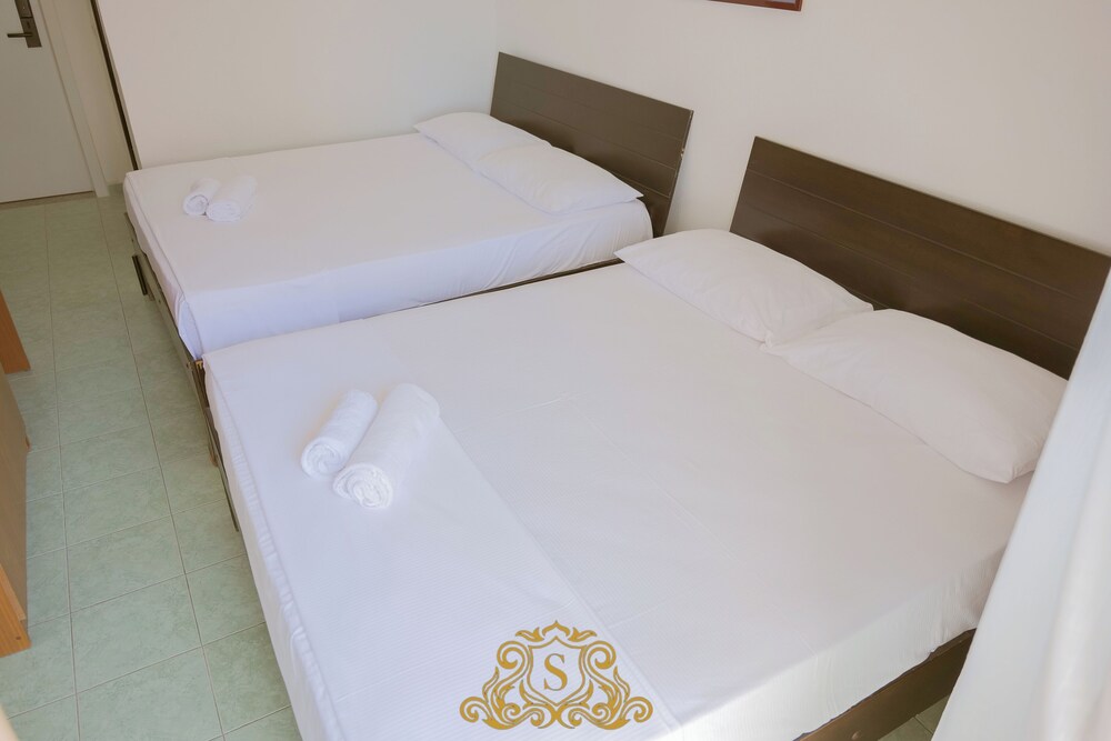 

Torino - Durrës - Hotel Sorrente