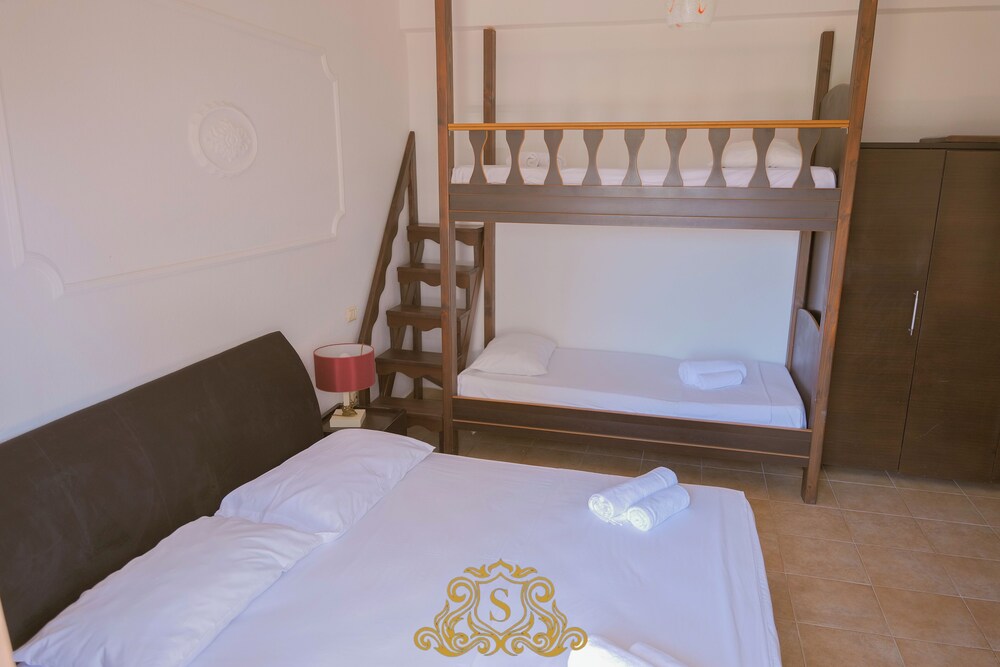 

Catania - Golem - Sorrente Hotel