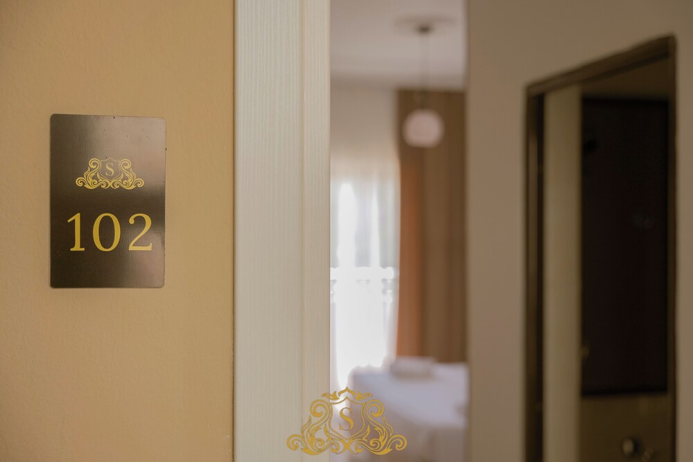 

Milano - Golem - Sorrente Hotel