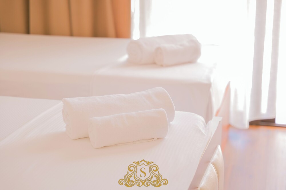 

Milano - Costa albanese - Sorrente Hotel