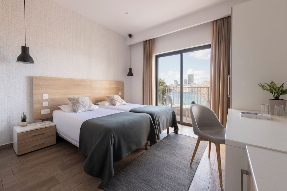 

Milano - Qormi - Plaza Regency Hotels