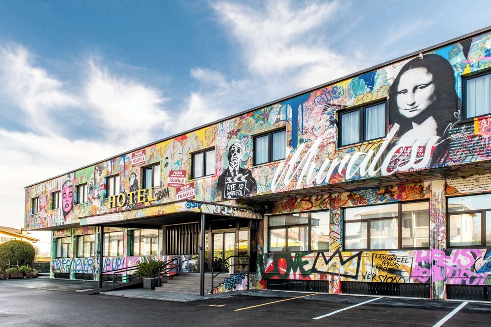 

Catania - Verona - Muraless Art Hotel - WorldHotels Crafted