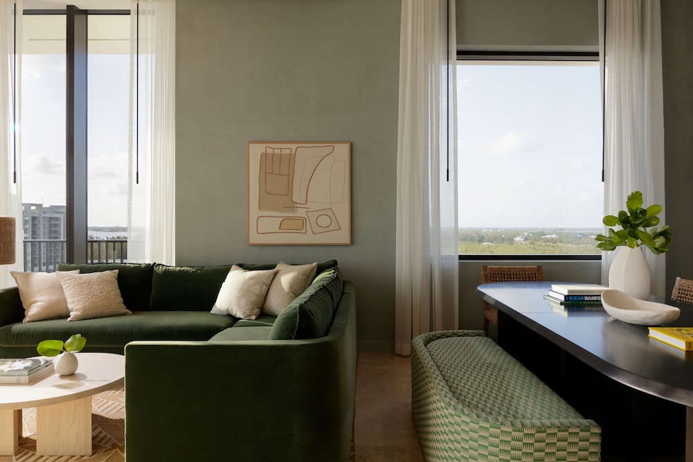 

Torino - West Bay - Hotel Indigo Grand Cayman