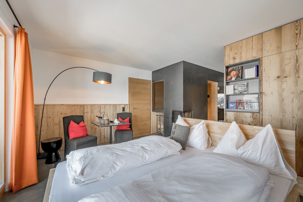 

Milano - St Anton - Mondschein Hotel & Chalet