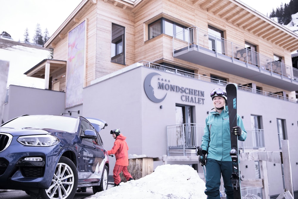 

Napoli - St Anton - Mondschein Hotel & Chalet
