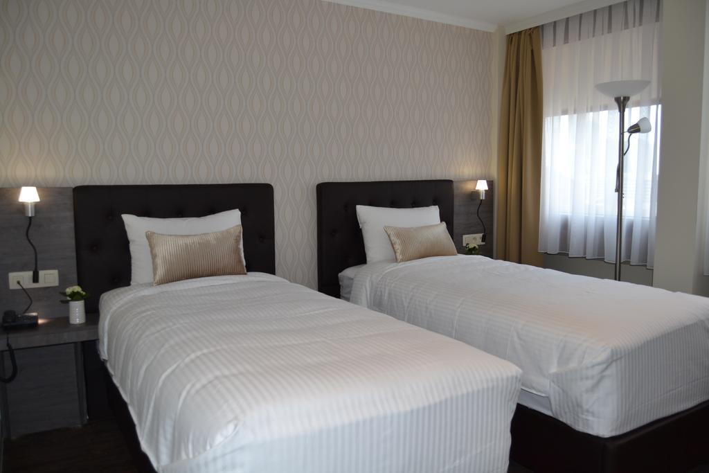 

Roma - Machelen - The Helmet Hotel
