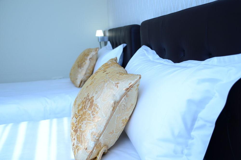 

Lamezia Terme - Bruxelles - The Helmet Hotel