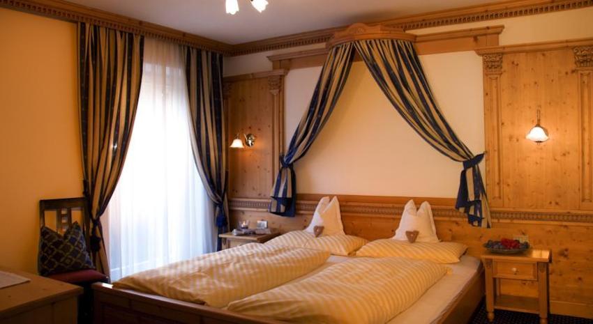 

Napoli - San Ciascian - Hotel Dolomiti